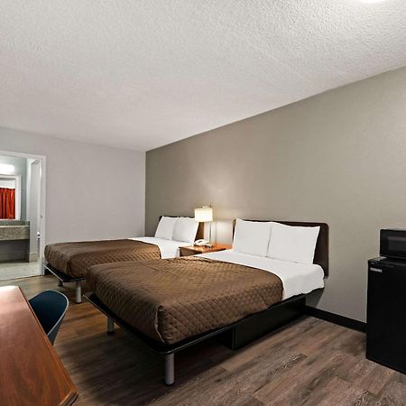 Rodeway Inn Brooklawn Bagian luar foto