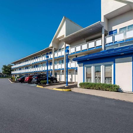 Rodeway Inn Brooklawn Bagian luar foto
