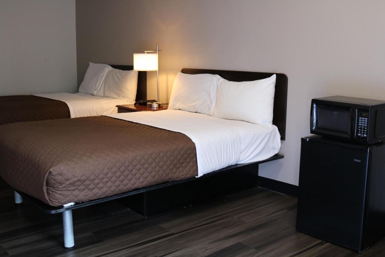 Rodeway Inn Brooklawn Bagian luar foto