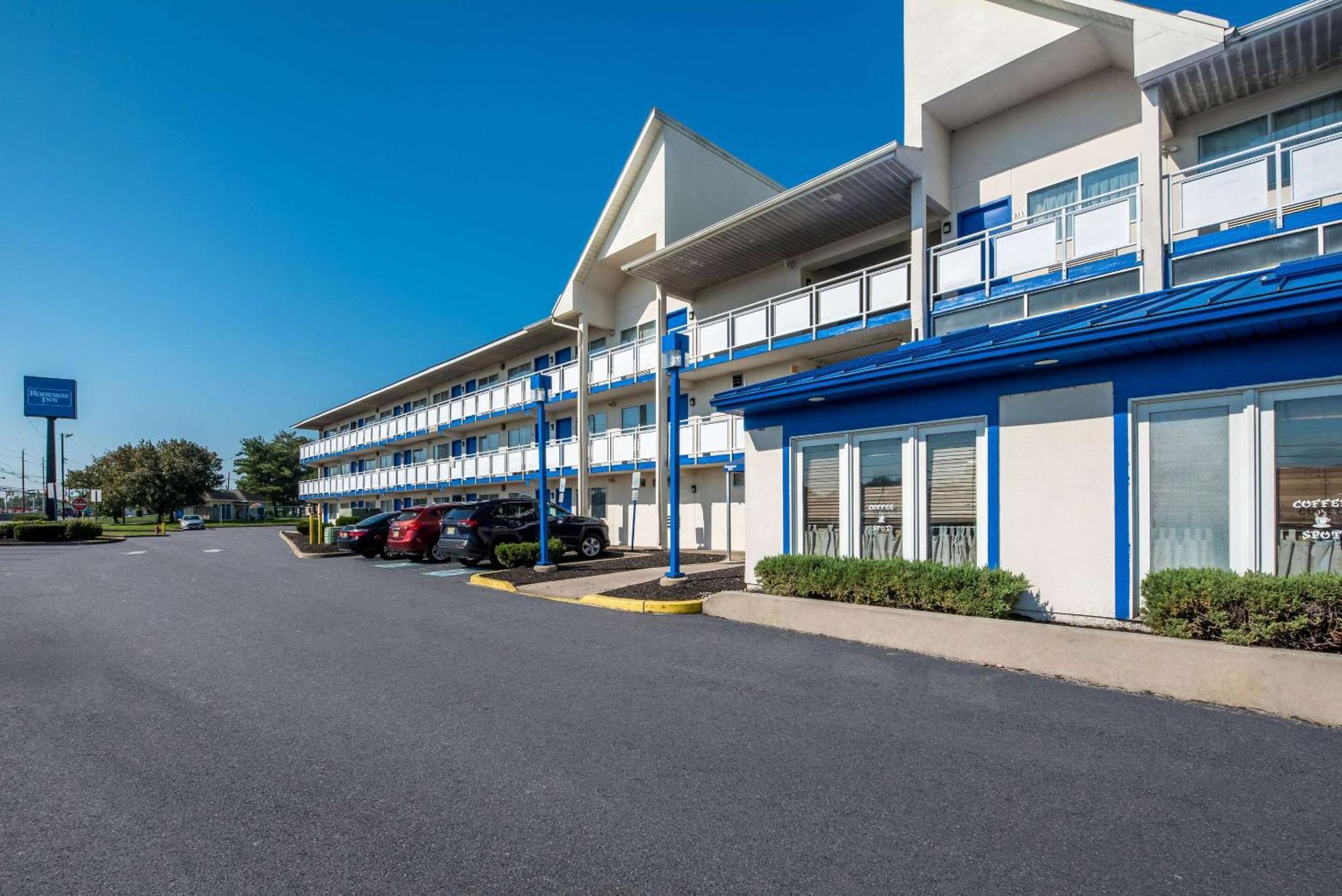 Rodeway Inn Brooklawn Bagian luar foto